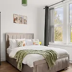 Stylish & Spacious In The Heart Of Gasthuis Leeds (West Yorkshire)