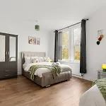 Gasthof Stylish & Spacious In The Heart Of
