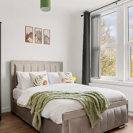 Stylish & Spacious In The Heart Of Apartment Leeds (West Yorkshire)