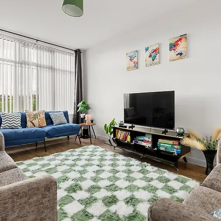 Guest house Stylish & Spacious In The Heart Of 3*