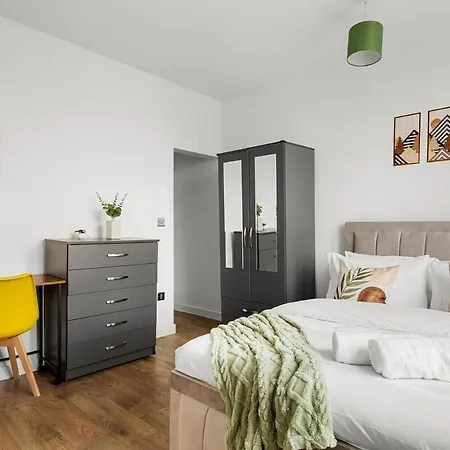 Stylish & Spacious In The Heart Of 3*