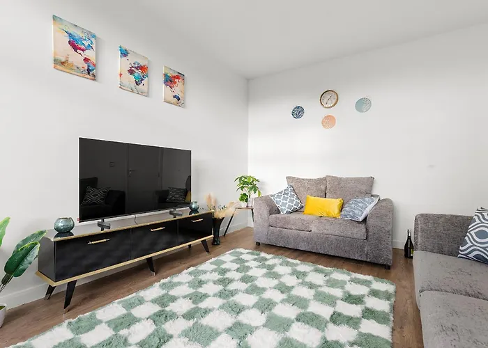 Stylish & Spacious In The Heart Of Апартаменти Лідс