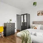 Stylish & Spacious In The Heart Of 3*