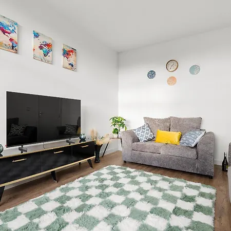 Stylish & Spacious In The Heart Of Πανσιόν Λιντς