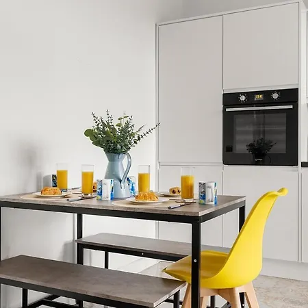 Konukevi Stylish & Spacious In The Heart Of Leeds (West Yorkshire)