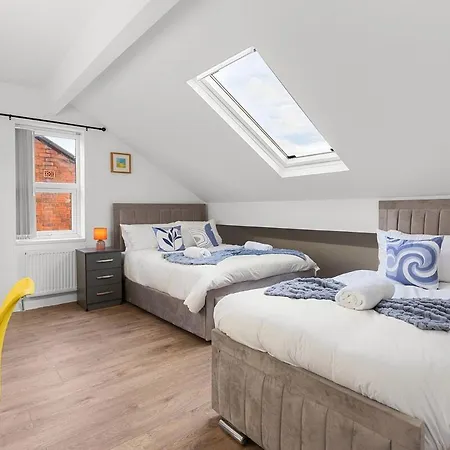Stylish & Spacious In The Heart Of 3* Leeds (West Yorkshire)