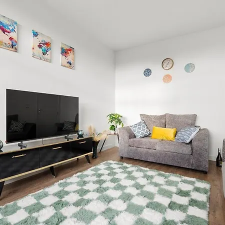 Stylish & Spacious In The Heart Of 3* Leeds (West Yorkshire)